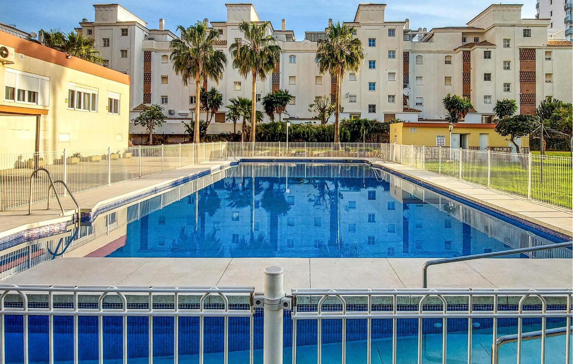 Cozy In With Swimming Pool Apartment